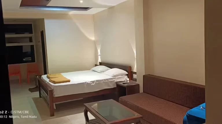 DELUXE_ROOM_mf94av