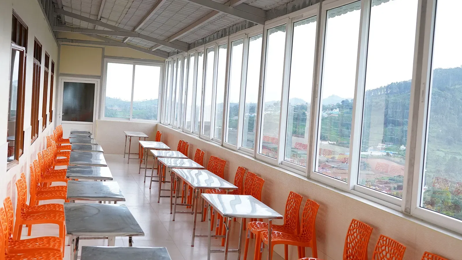 Family-friendly cafeteria at Ketti Heights – a good resort in Ooty for memorable dining