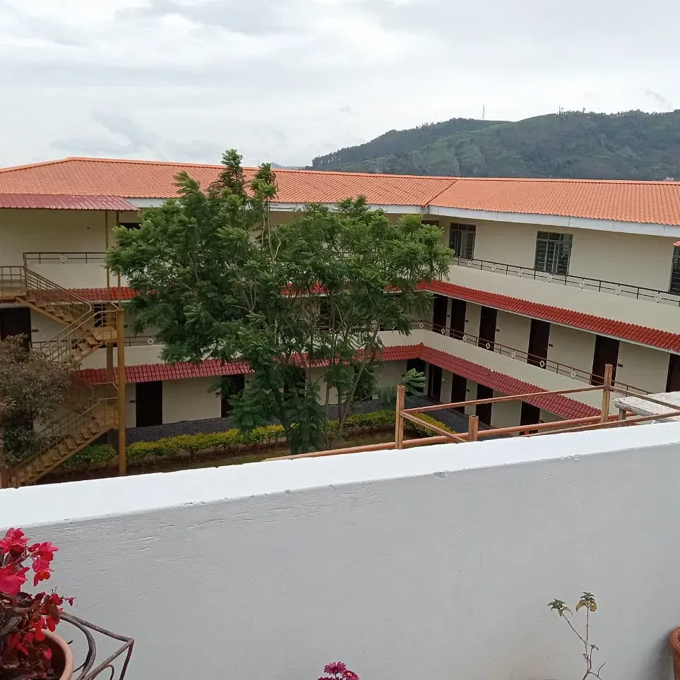 ROOM_ENTRANCE_VIEW_eyruwq