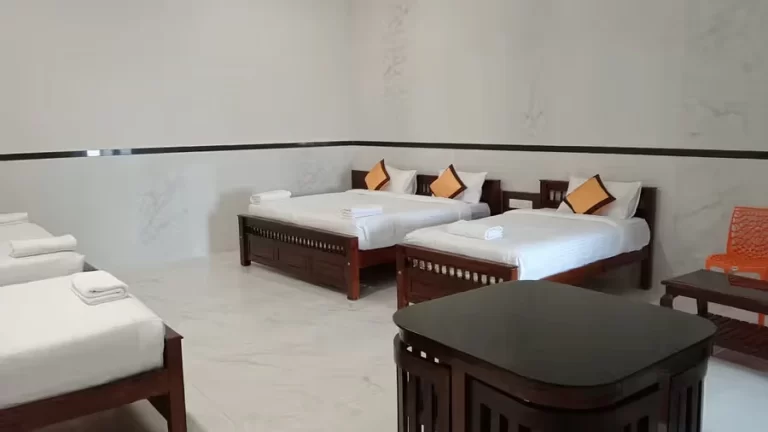 family_room_i2v8wu